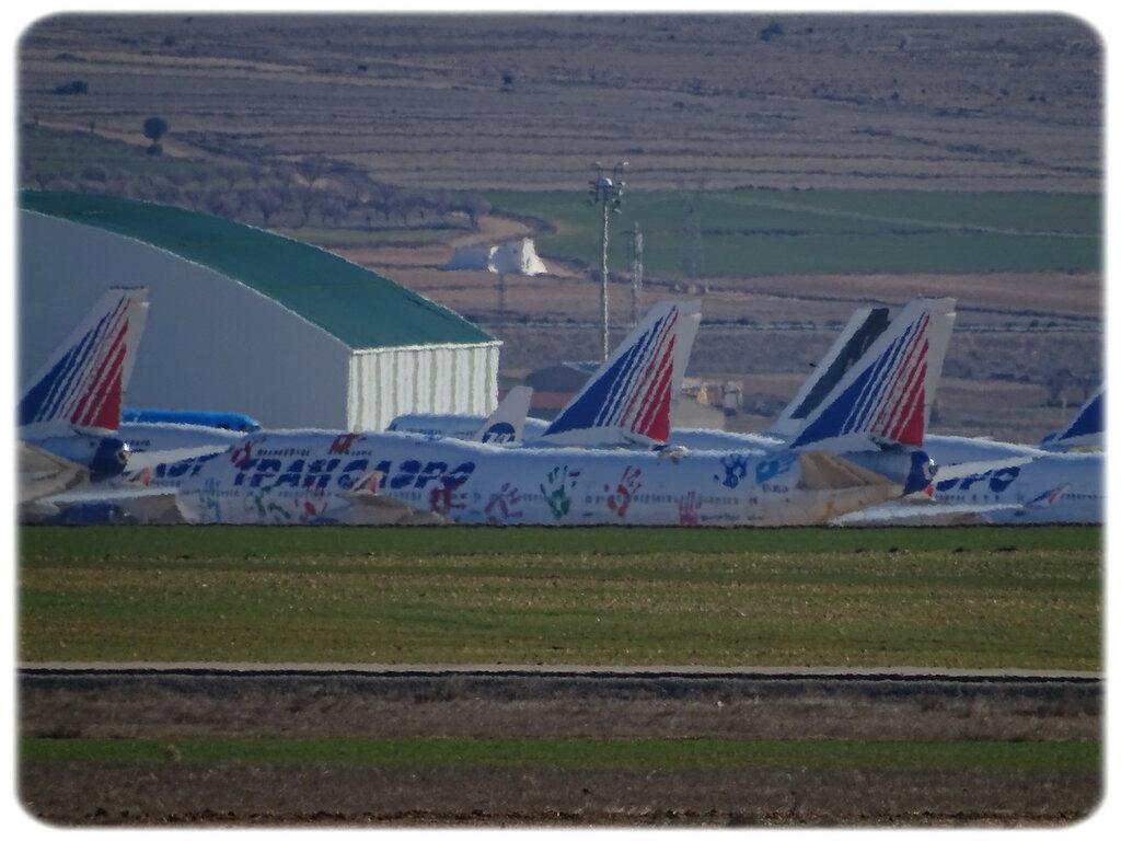 Куда делись самолеты "Трансаэро" и "ЮТэйр" после авиакризиса 2015 года. Фото: denokan.livejournal.com
