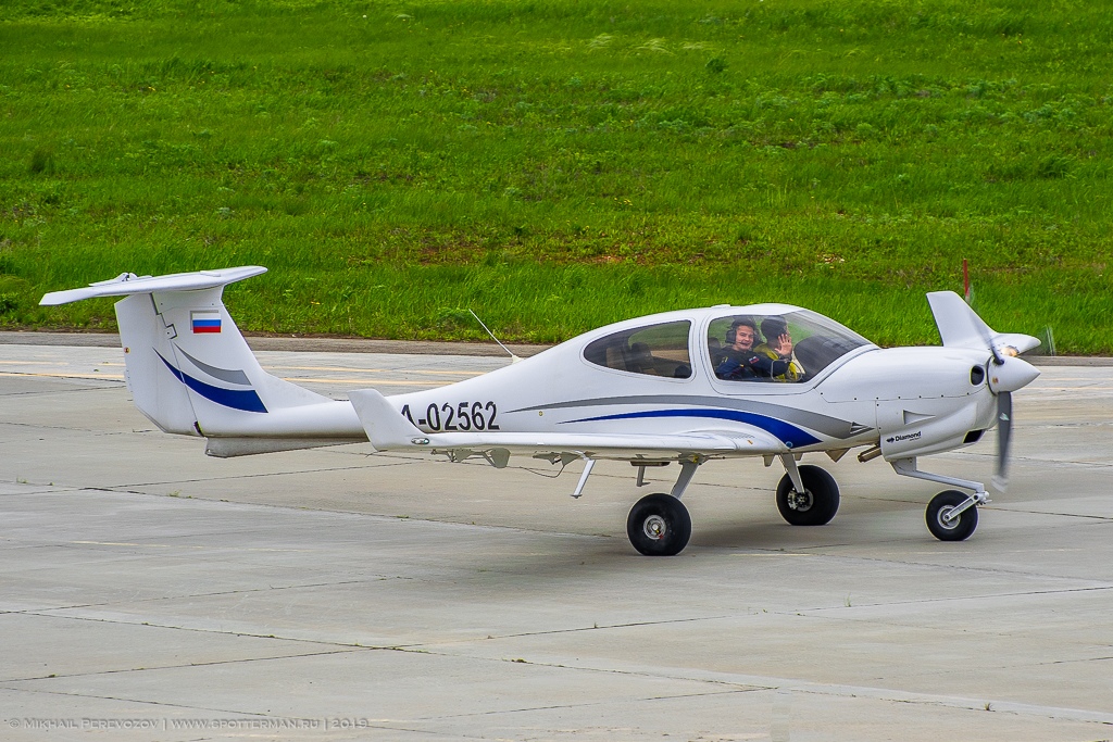 Топнлаб самолет плюс. Cessna 172. Трехместный самолет. Учебный самолет. Аэродром Бугульма.