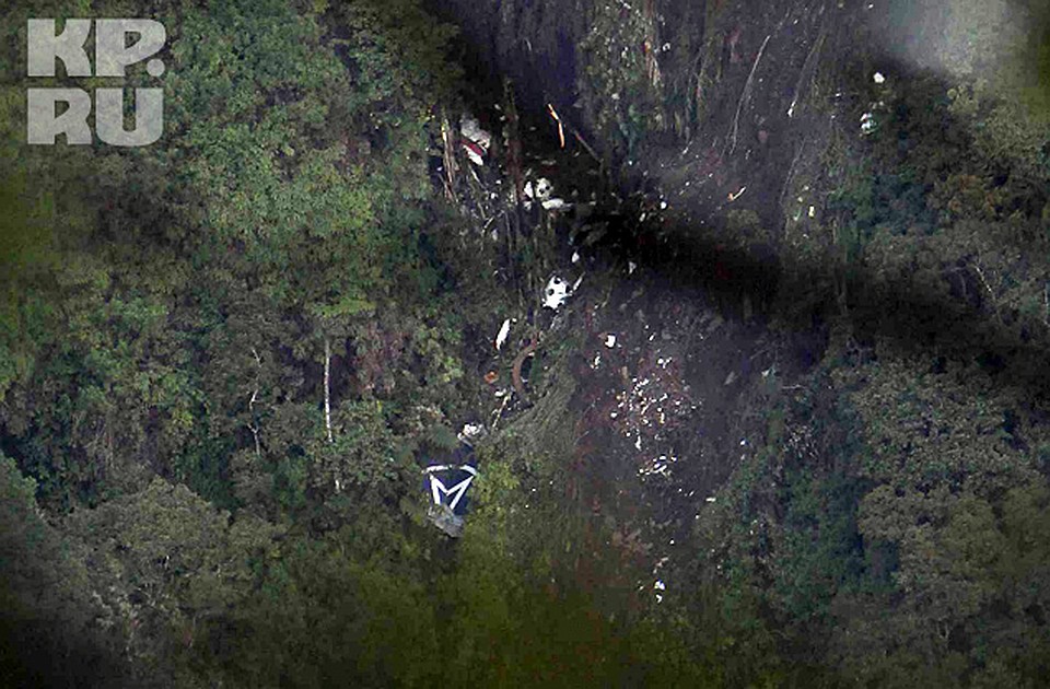 Спасатели обнаружили обломки самолета Фото: REUTERS