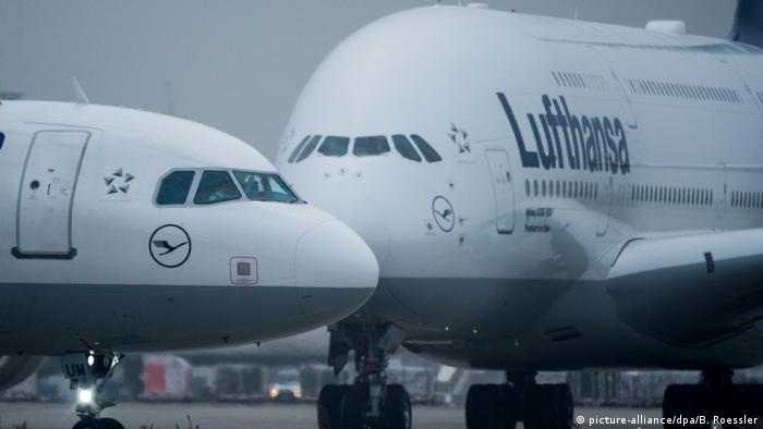Lufthansa in Frankfurt (picture-alliance/dpa/B. Roessler)