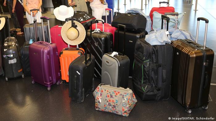 Luggage at Vienna Airport (Imago/SKATA/K. Schöndorfer)